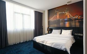Daisy Hotel